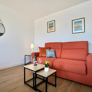 https://stella-maris-50m-de-la-mer_parking-priv_terrasse.inbrittany.com
